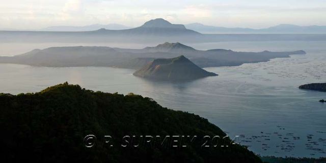 Lac Taal
Vue depuis Tagaytay au petit matin
Mots-clés: Asie;Philippines;Tagaytay;Talisay;Lac Taal;lac