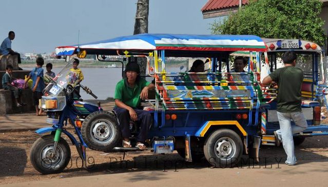 Thakhek
touk-touk
Mots-clés: Laos;Asie;Thakhek