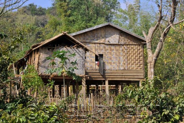 Thathod
maison traditionnelle
Mots-clés: Laos;Asie;Thakhek