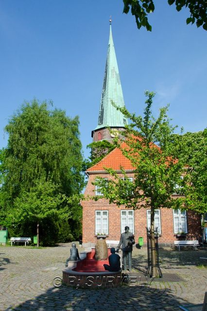 Travemnde: Place de l'glise
Mots-clés: Europe;Allemagne;Schlesswig-Hohlstein;Travemnde